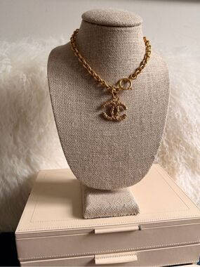 CHANEL Gold CC Pendant lava Necklace